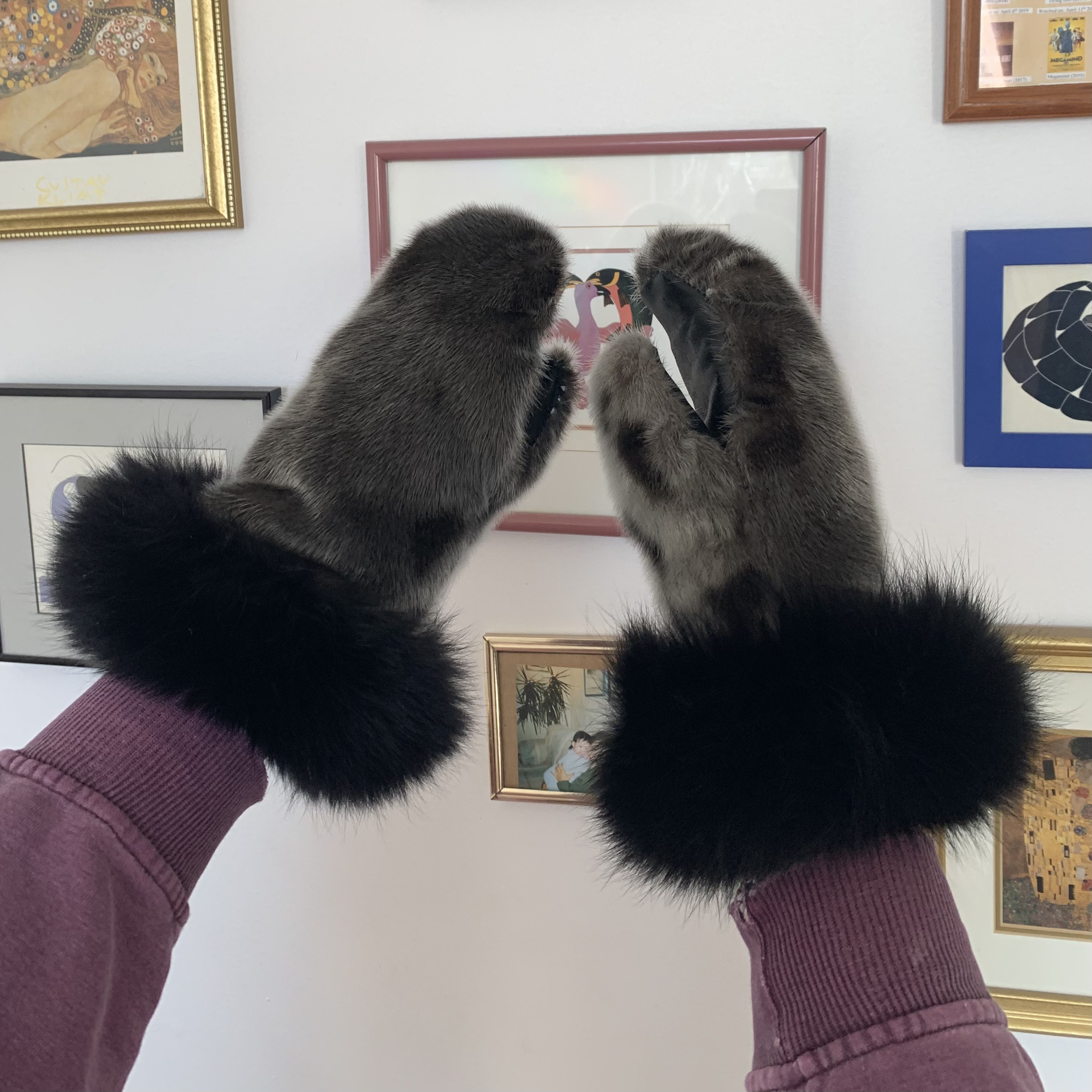 Sealskin mittens (2025)