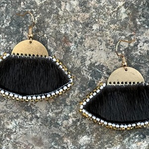 White ulunnuaq earrings (2024)