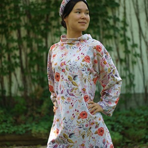 Daydreamer in floral (2023)