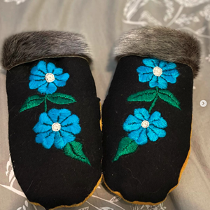 Blue floral embroidered mittens  (2022)