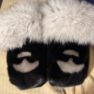Ulu sealskin mitts (2025)