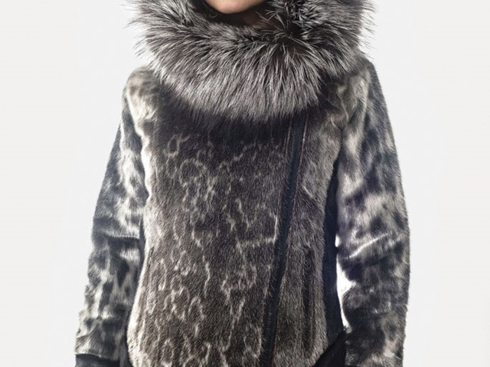 KakuktinniqVictoriaParkaWithAmautiStyleHem