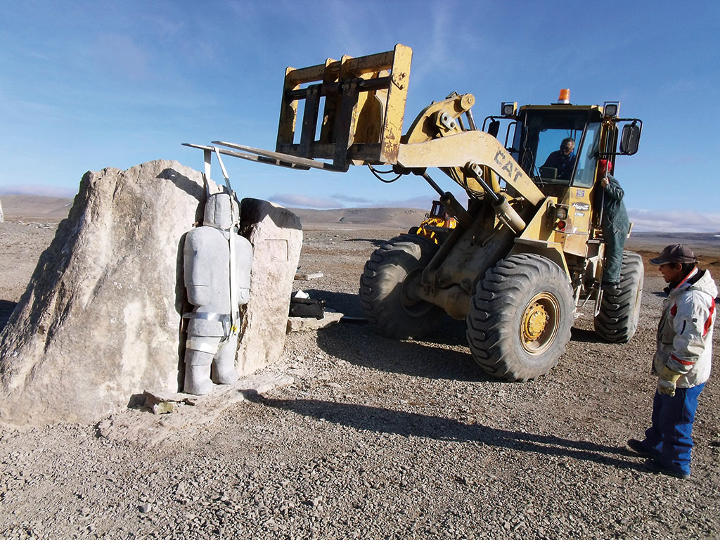 SimeonieAmagoalikMonumentInstallation2010