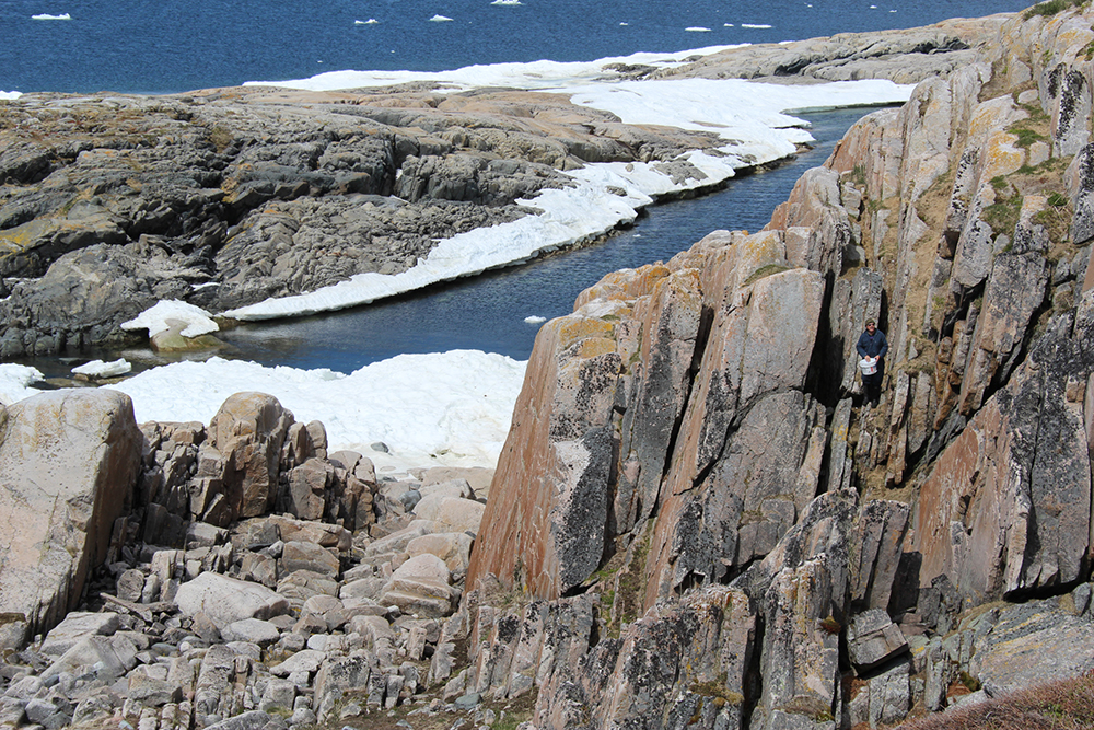 3_AndersenHolly_Cliffhanger