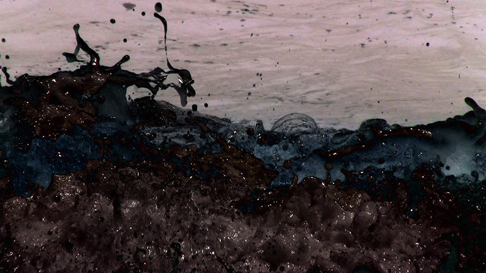 EhlersJeannette_Waves_still_2009_NuukKunstmuseum