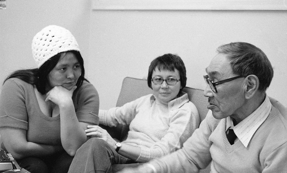 35.2_Feature_ThemDays_Bertha-Holeiter,-Doris-Saunders,-Joshua-Obed-at-Them-Days,-1980.-Judy-McGrath-photo