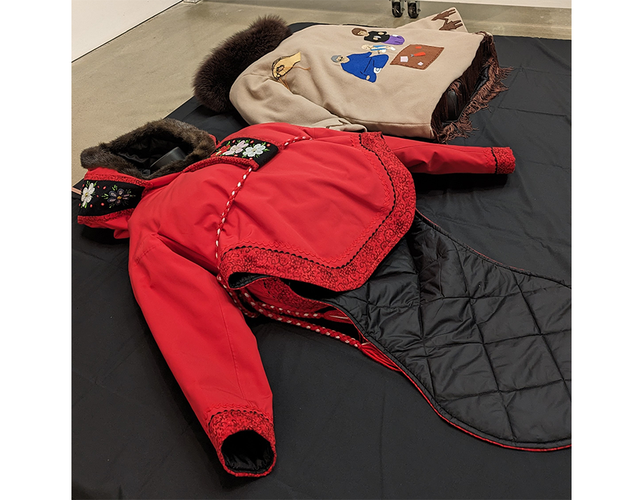 HAngnatok-and-AEccles-parkas